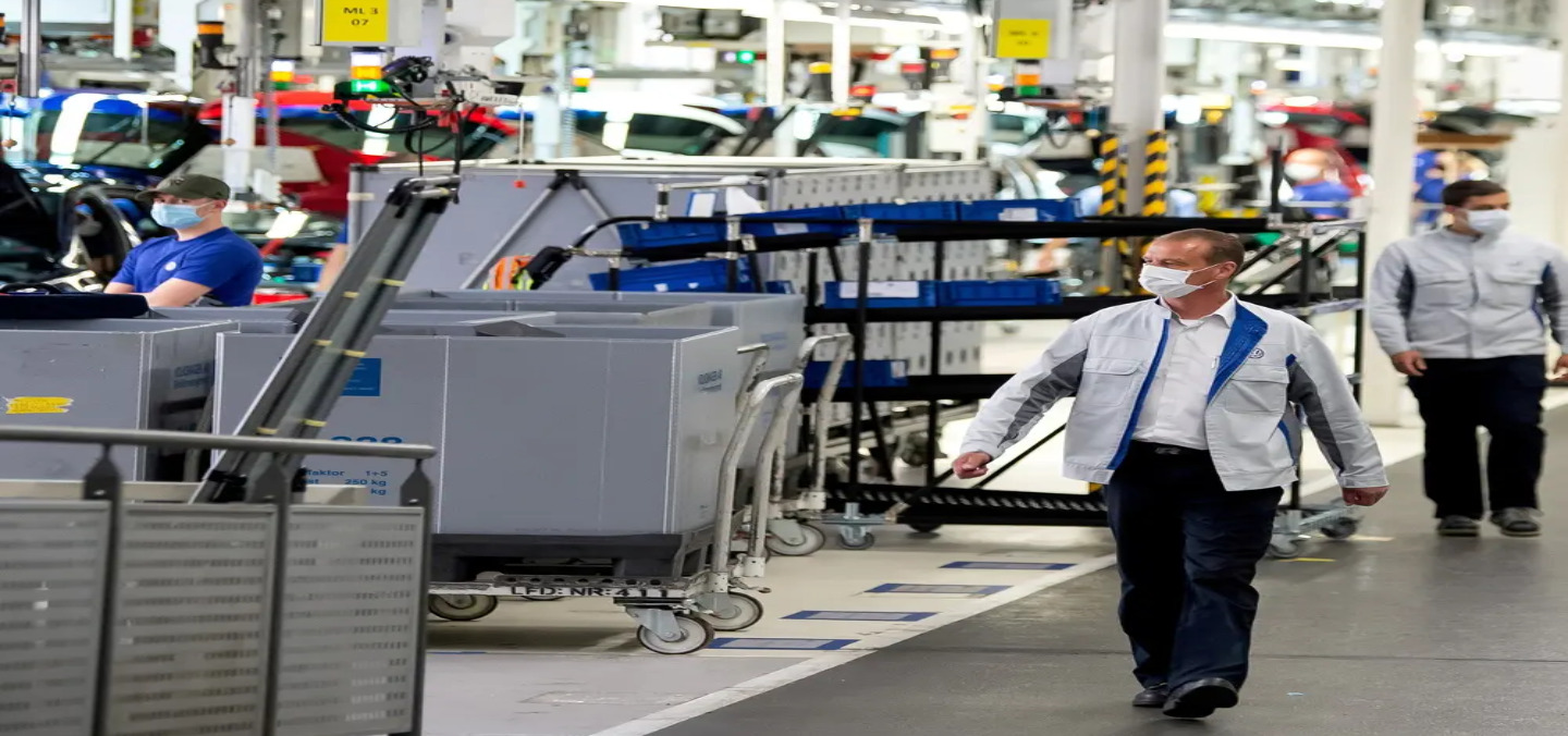 -الشركات المتوسطة في المانيا تسجل رقما قياسيا في عدد العاملين رغم تباطؤ التوظيف . 