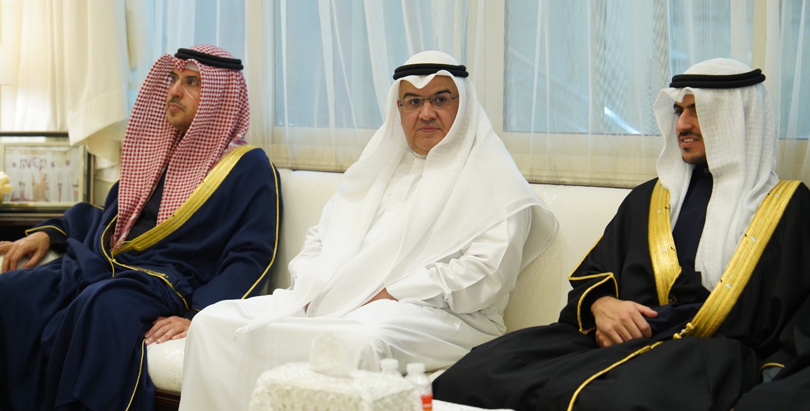 الشيخ محمد احمدناصرالصباح وماجد التركيت
والشيخ صباح ناصر المحمد الصباح